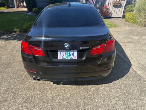 Used 2013 BMW 528i Sedan image 2