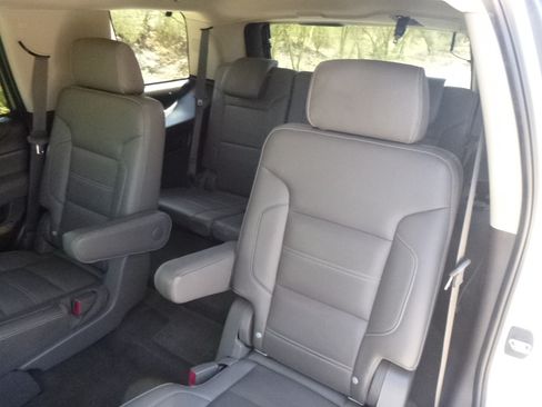 Used 2017 GMC Yukon Denali w/ Open Road Package AWD/4WD image 18