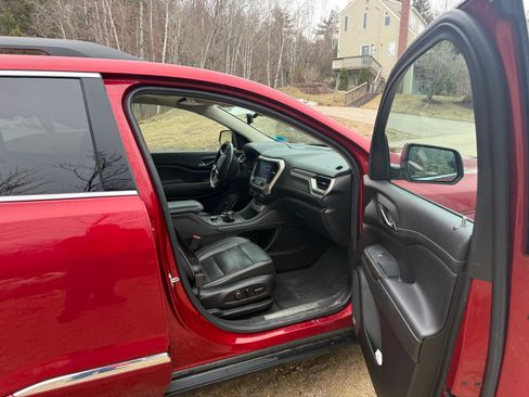 Used 2021 GMC Acadia Denali w/ Denali Ultimate Package AWD/4WD image 4
