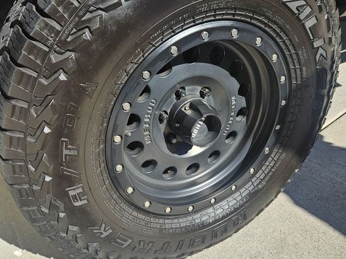 Used 2021 Toyota Tacoma TRD Sport w/ Technology Package image 17