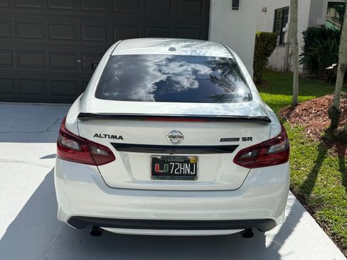 Used 2018 Nissan Altima 2.5 SR w/ SR Midnight Edition image 5