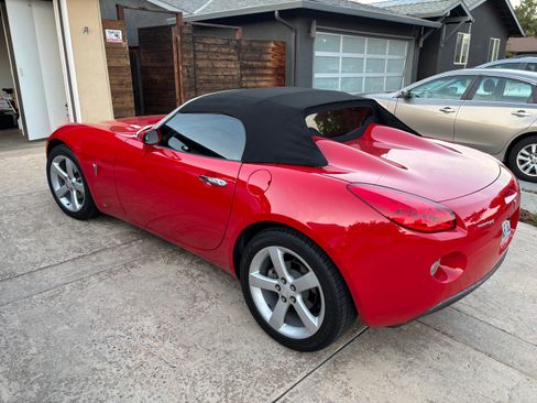 Used 2006 Pontiac Solstice Convertible 2D w/ Premium Package image 4