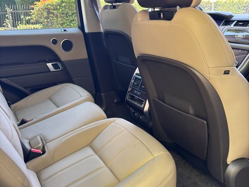 Used 2019 Land Rover Range Rover Sport SE image 5