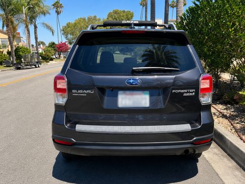 Used 2017 Subaru Forester 2.5i Premium w/ All-Weather Package AWD/4WD image 15