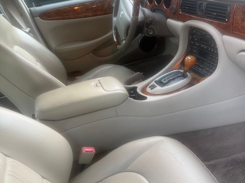 Used 1998 Jaguar XJ8 L RWD image 13