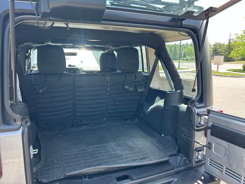 Used 2014 Jeep Wrangler Unlimited Sport w/ Connectivity Group AWD/4WD image 2