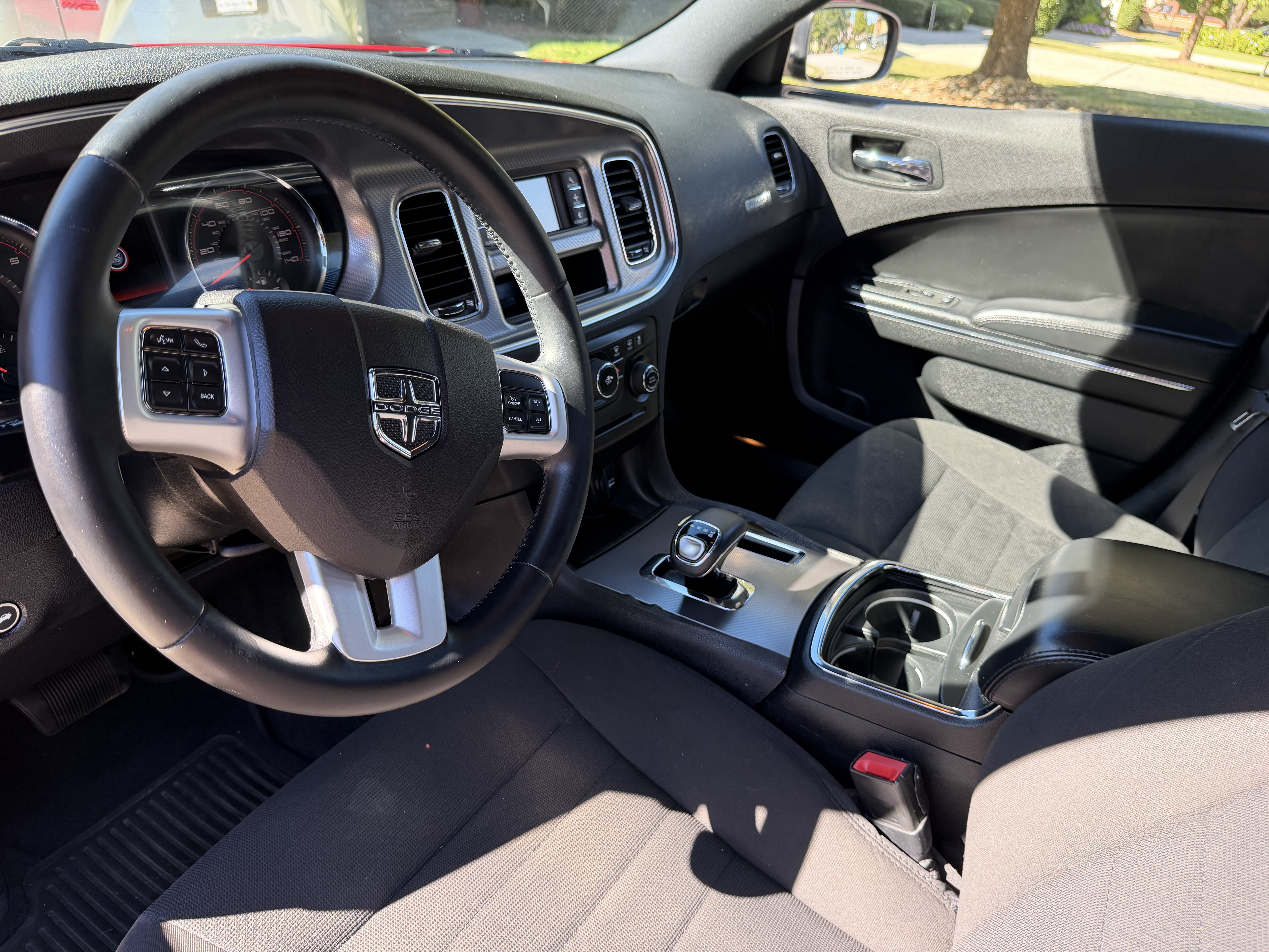 Used 2014 Dodge Charger SE RWD image 17
