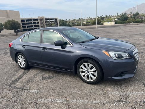 Used 2017 Subaru Legacy 2.5i Premium image 4