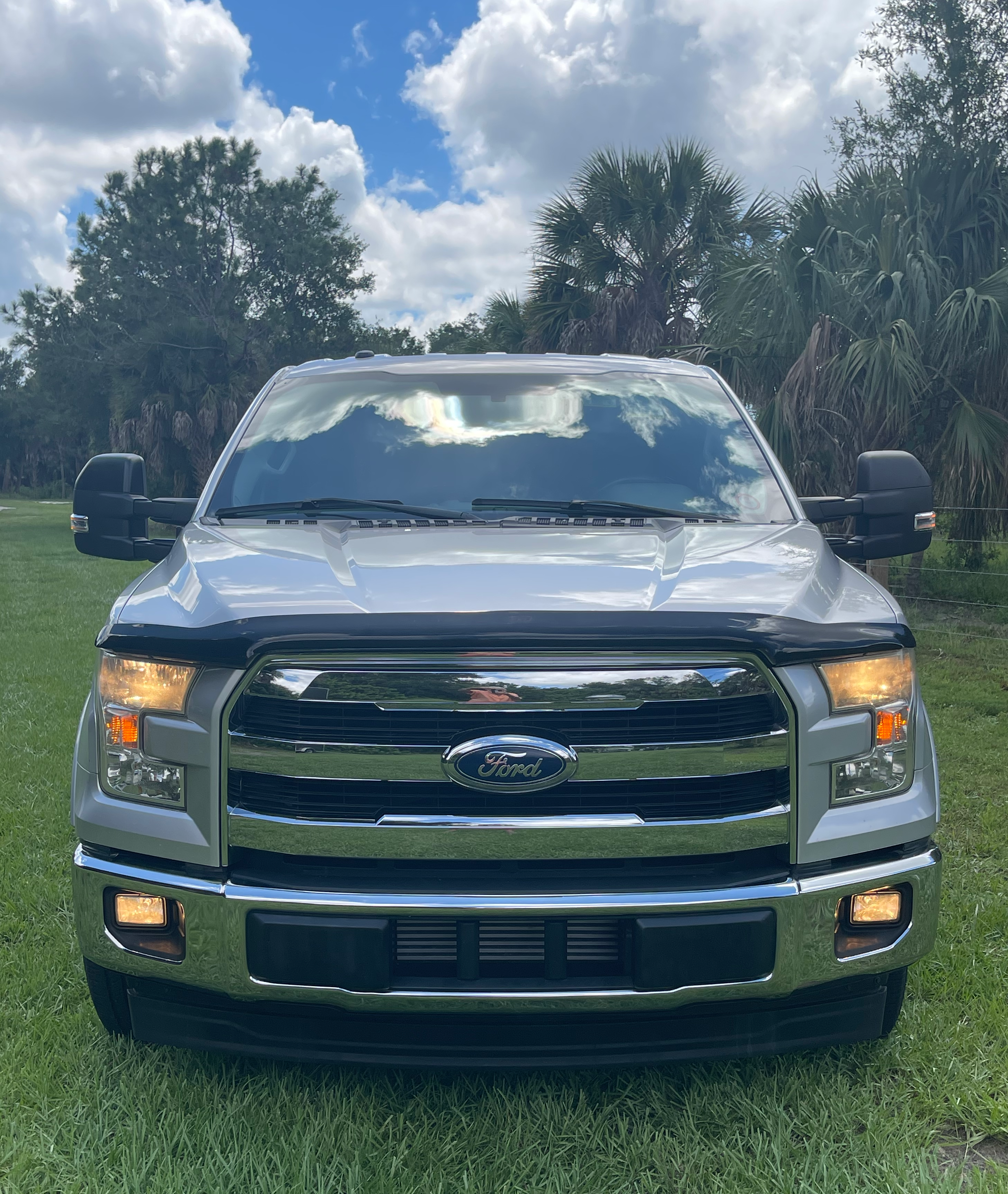 Used 2017 Ford F150 Lariat w/ Trailer Tow Package RWD image 2