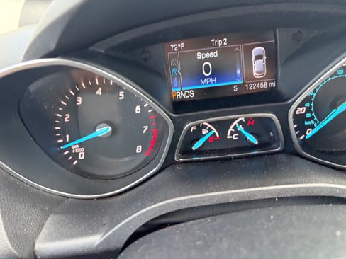 Used 2015 Ford Escape SE w/ Equipment Group 201A AWD/4WD image 17