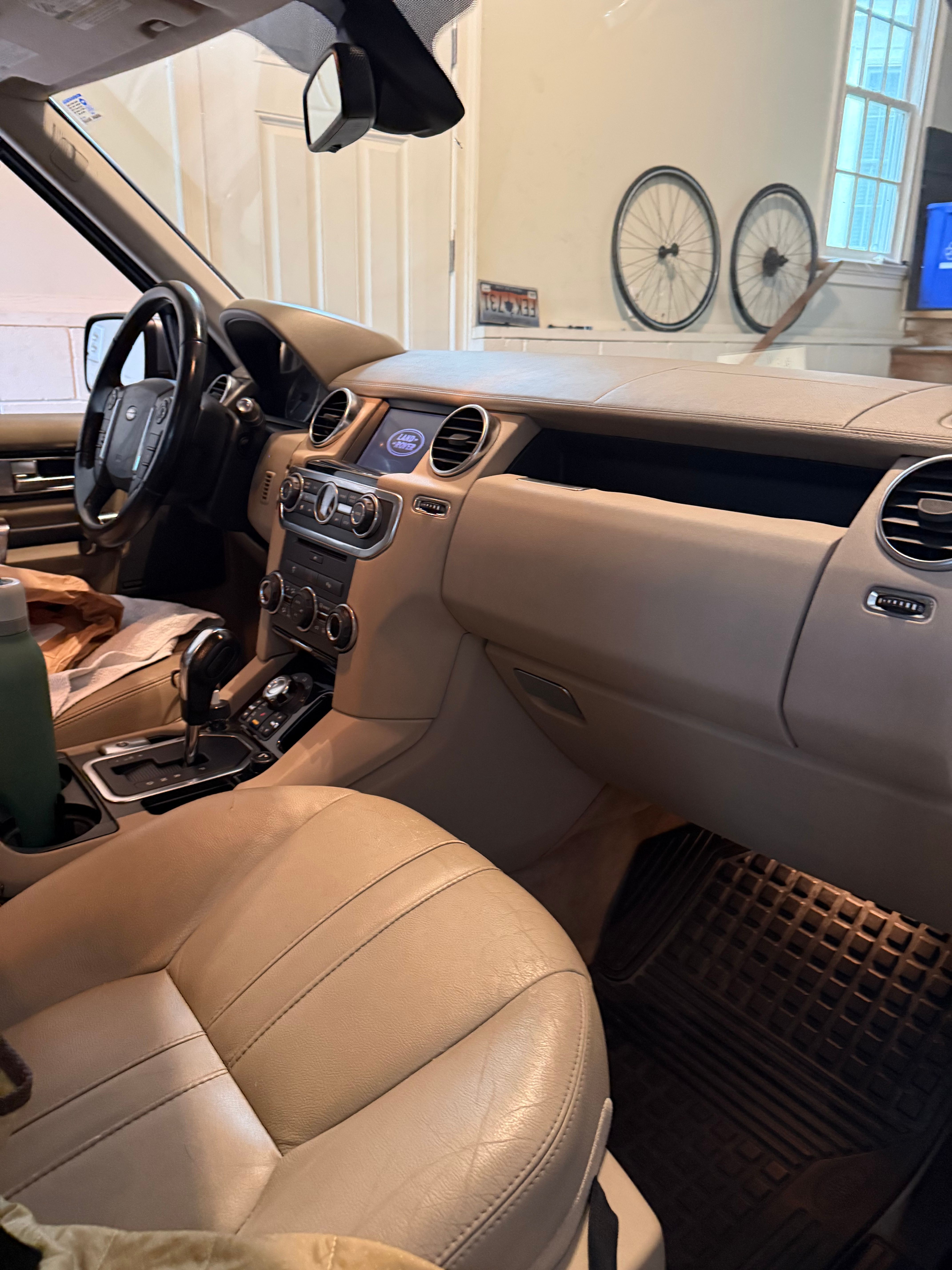 Used 2012 Land Rover LR4 HSE w/ HSE Pkg AWD/4WD image 15