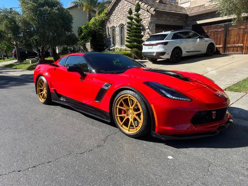 Used 2015 Chevrolet Corvette Z06 w/ 2LZ Preferred Equipment Group image 16