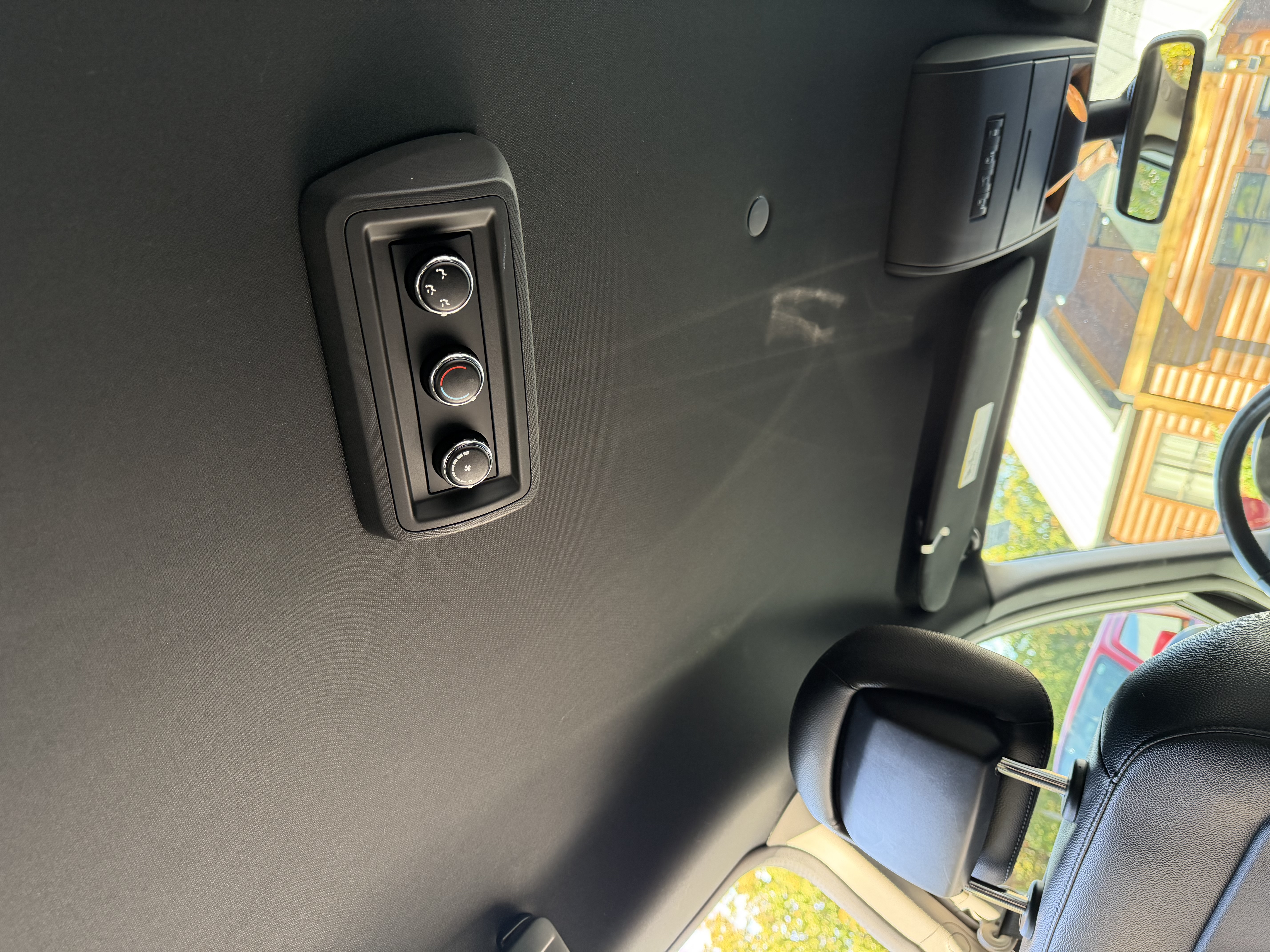 Used 2019 Dodge Grand Caravan SXT FWD image 17