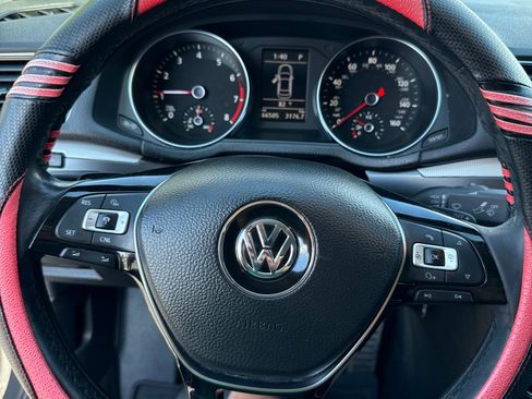 Used 2018 Volkswagen Passat 2.0T R-Line image 4