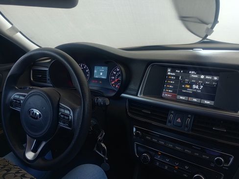 Used 2018 Kia Optima LX image 4