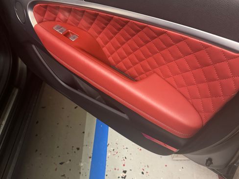 Used 2022 Genesis G70 3.3T Launch Edition image 8