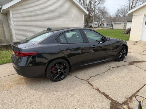 Used 2021 Alfa Romeo Giulia Ti w/ Nero Edizione image 5