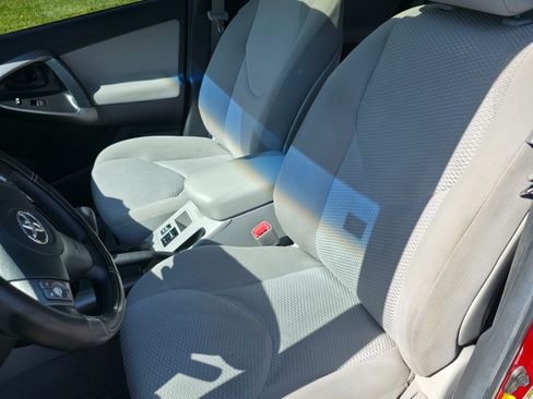 Used 2012 Toyota RAV4 FWD V6 w/ Upgrade Value Pkg image 18