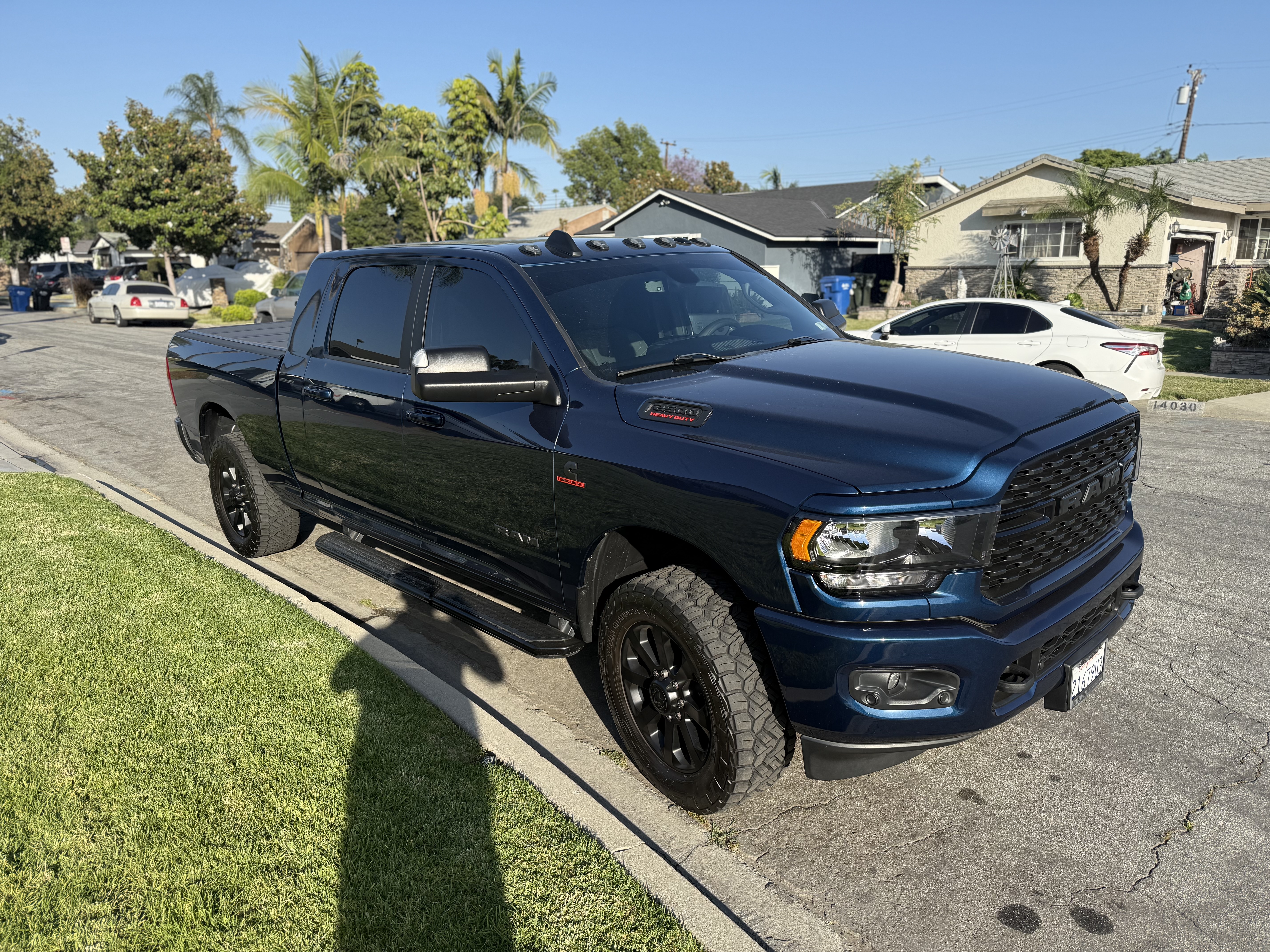Used 2022 RAM 2500 Big Horn w/ Night Edition AWD/4WD image 1
