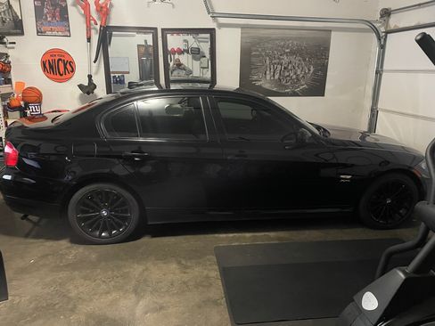 Used 2011 BMW 328i xDrive Sedan AWD/4WD image 5