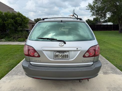 Used 2000 Lexus RX 300 FWD image 2