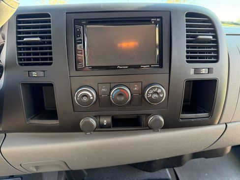 Used 2012 Chevrolet Silverado 2500 W/T w/ Snow Plow Prep Package image 20