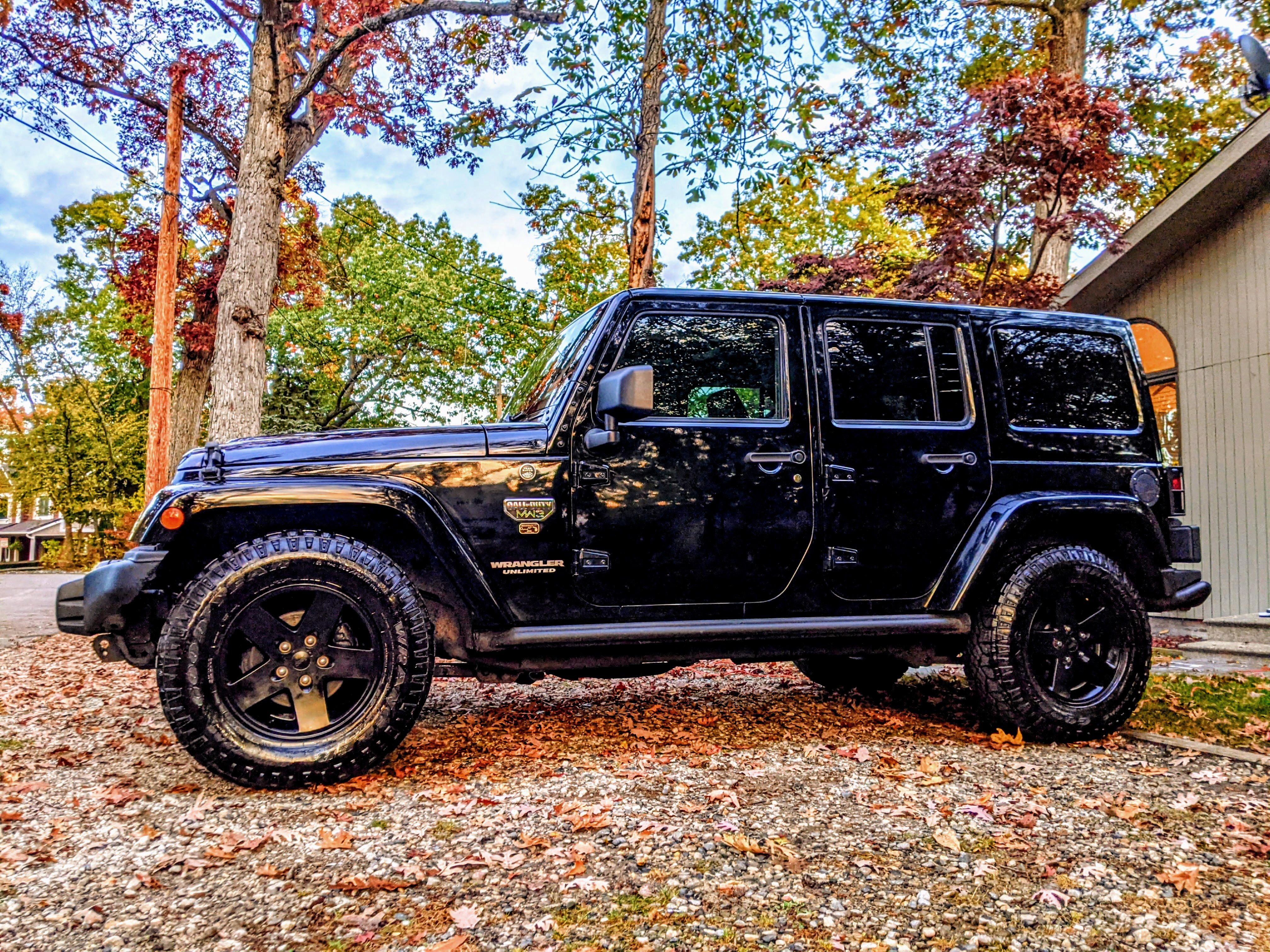 Used 2012 Jeep Wrangler Unlimited Rubicon AWD/4WD image 4