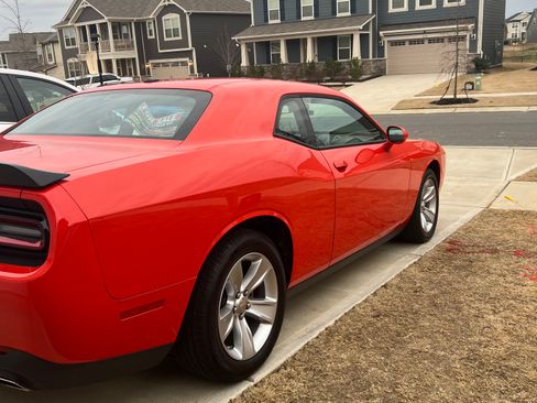 Used 2023 Dodge Challenger SXT image 9