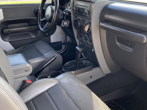 Used 2008 Jeep Wrangler X image 8
