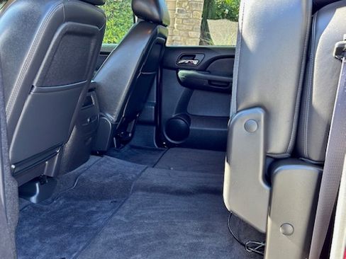 Used 2014 Chevrolet Silverado 2500 LTZ w/ LTZ Plus Package image 10