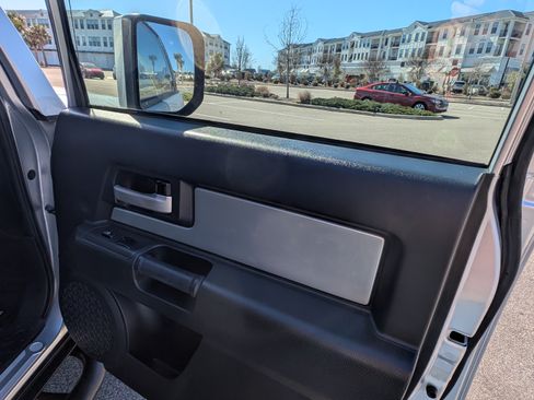 Used 2007 Toyota FJ Cruiser 4WD image 17