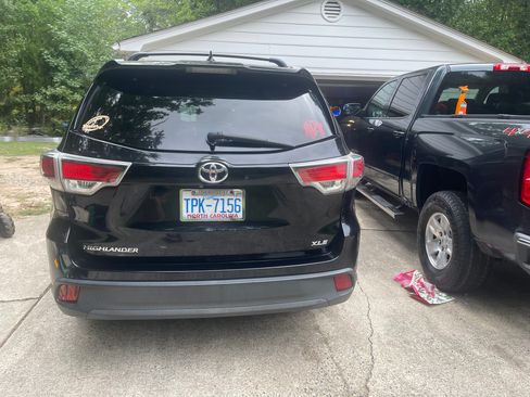 Used 2016 Toyota Highlander XLE FWD image 5