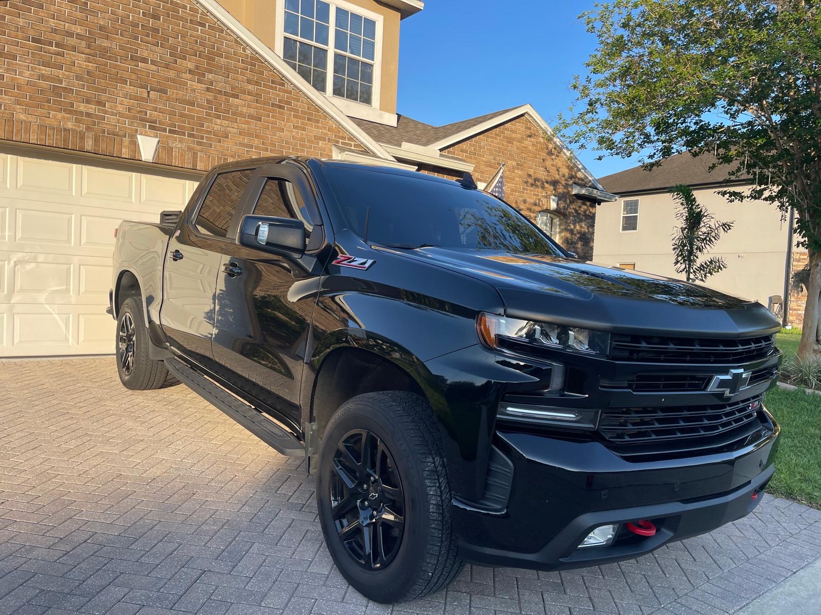Used 2022 Chevrolet Silverado 1500 LT Trail Boss w/ LT Trail Boss Premium Package AWD/4WD image 2