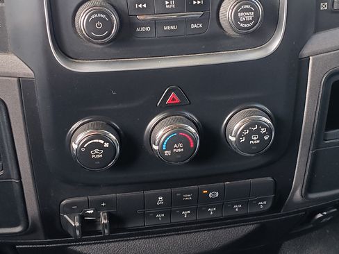 Used 2014 RAM 3500 Tradesman w/ Chrome Appearance Group image 12