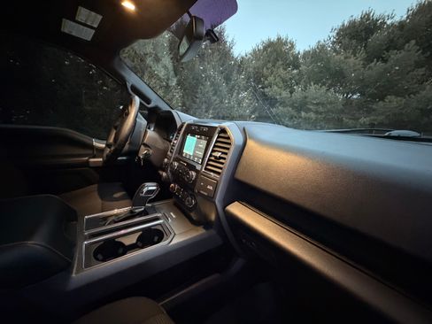 Used 2017 Ford F150 XLT w/ Equipment Group 302A Luxury image 11