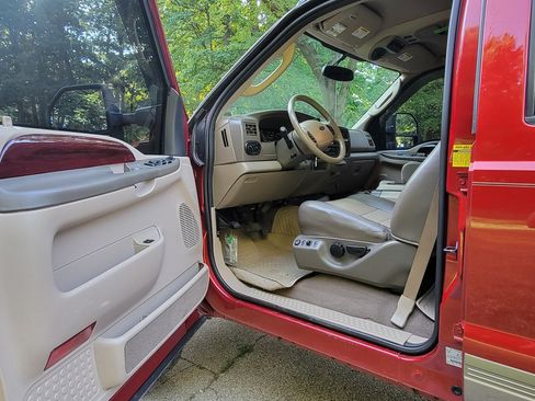 Used 2004 Ford Excursion Eddie Bauer image 11