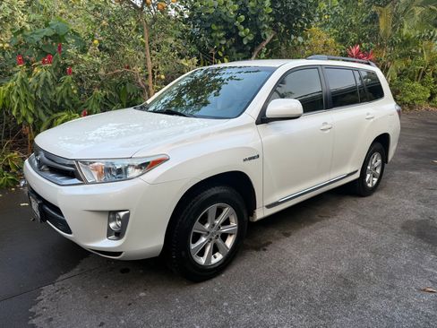 Used 2013 Toyota Highlander Hybrid Sport Utility 4D image 1