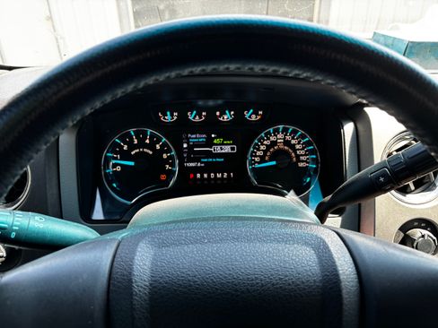 Used 2012 Ford F150 XLT w/ XLT Chrome Pkg image 2