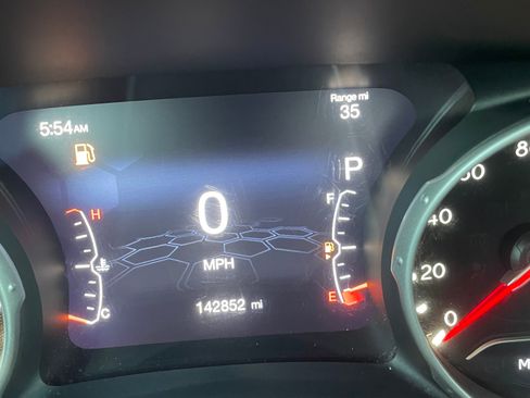 Used 2020 Jeep Compass Trailhawk image 2