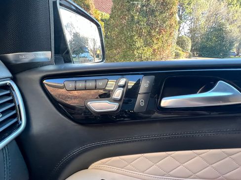 Used 2017 Mercedes-Benz GLS 550 4MATIC image 16