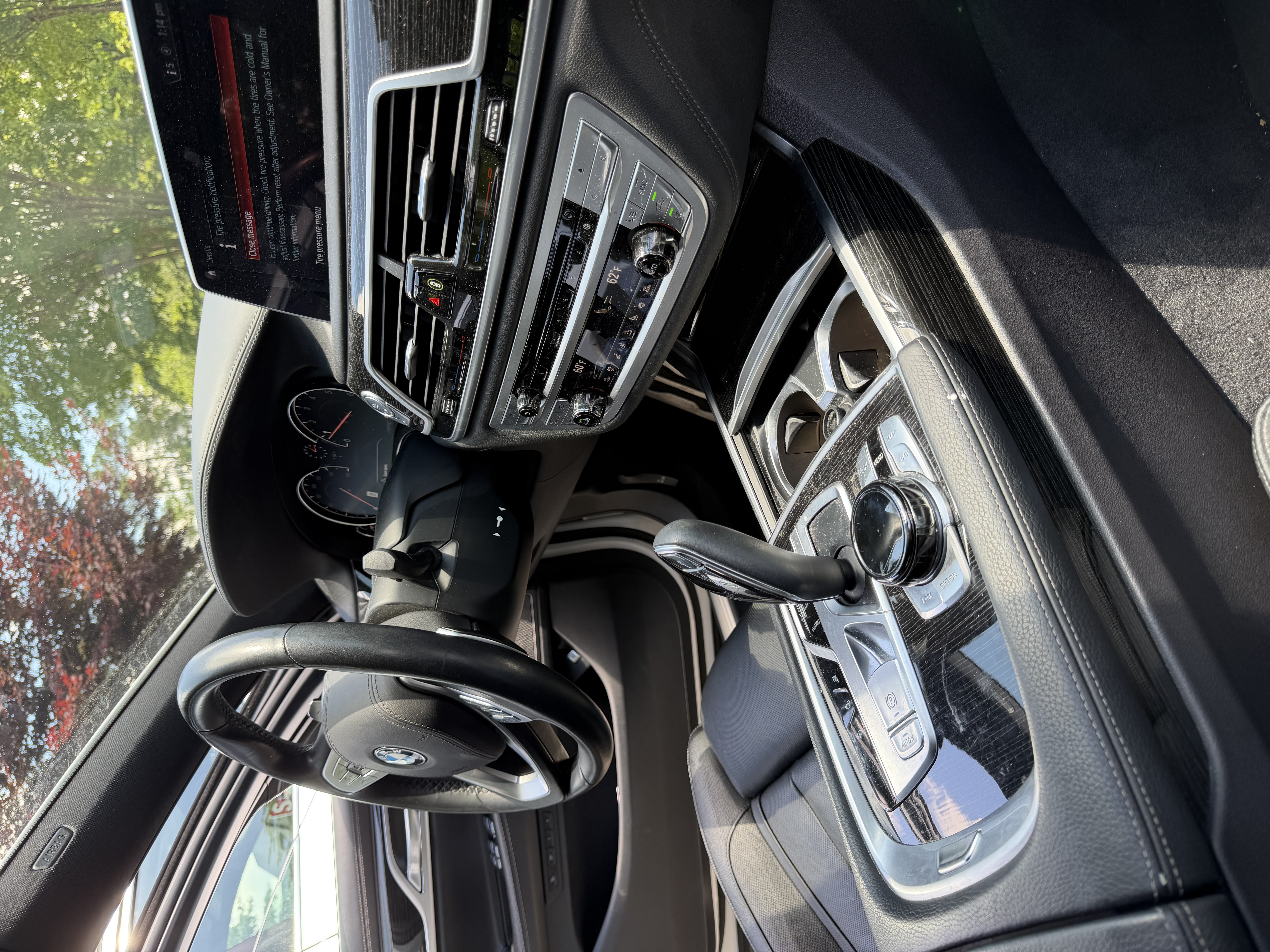 Used 2019 BMW 740i w/ Executive Package RWD image 14