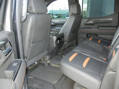 Used 2022 GMC Sierra 1500 AT4 w/ AT4 Premium Package AWD/4WD image 10