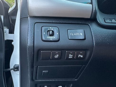 Used 2013 Lexus LS 460 w/ Comfort Pkg RWD image 15