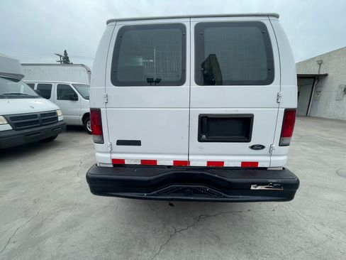 Used 2010 Ford E-250 and Econoline 250 image 6