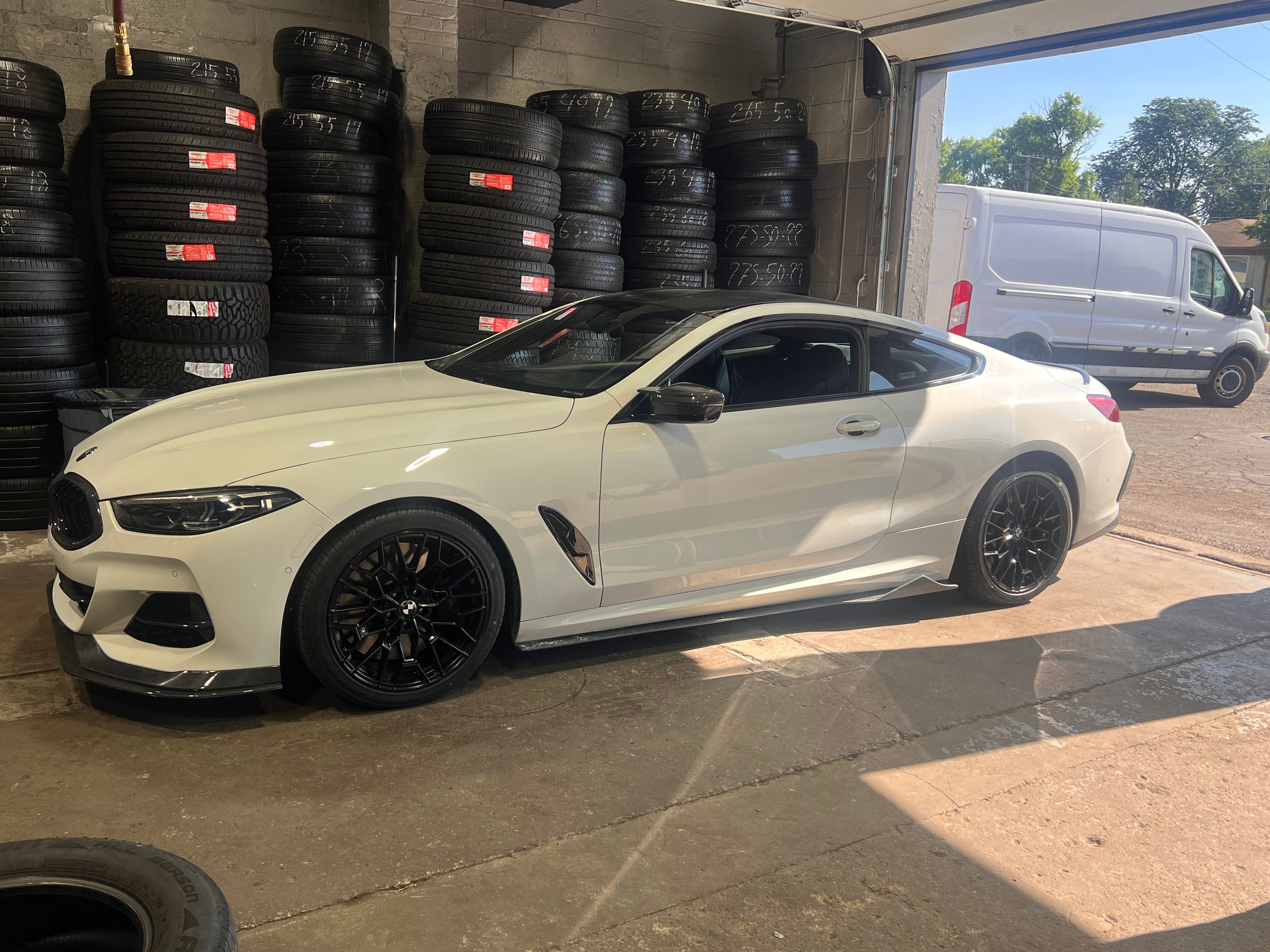 Used 2021 BMW M850i xDrive Coupe w/ M Carbon Exterior Package AWD/4WD image 11