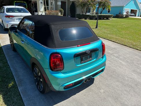 Used 2019 MINI Cooper S w/ Premium Package image 11