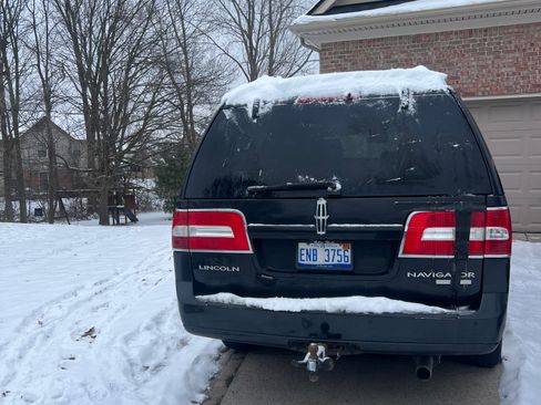 Used 2012 Lincoln Navigator L 4WD image 1