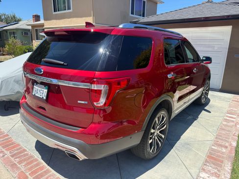 Used 2016 Ford Explorer Platinum AWD/4WD image 9