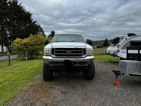 Used 2004 Ford F250 XL AWD/4WD image 2