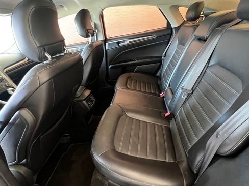 Used 2013 Ford Fusion SE image 12